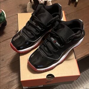 Jordan Retro 11 sz 7 worn once